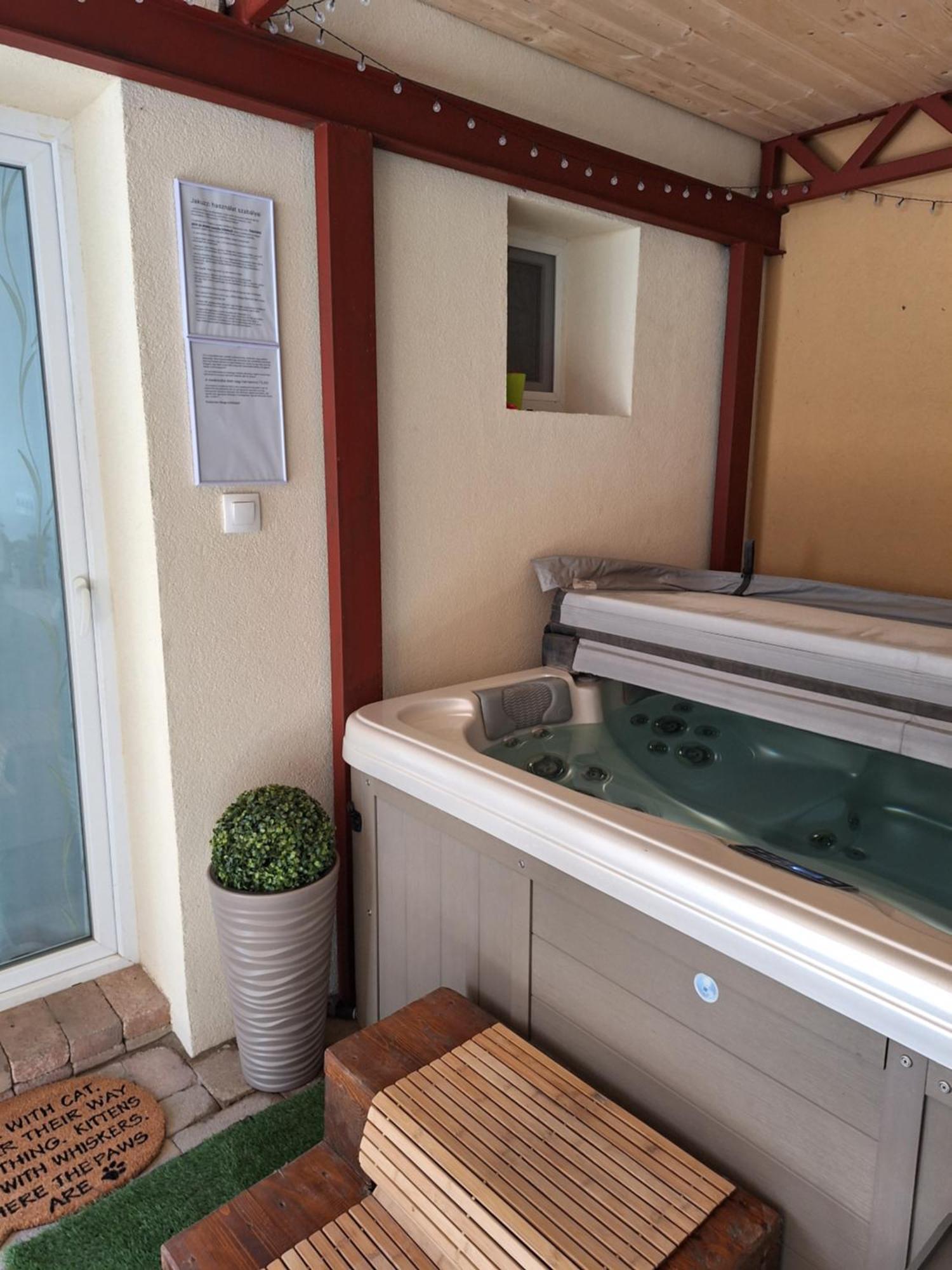Varfal Apartman II Eger Chambre photo