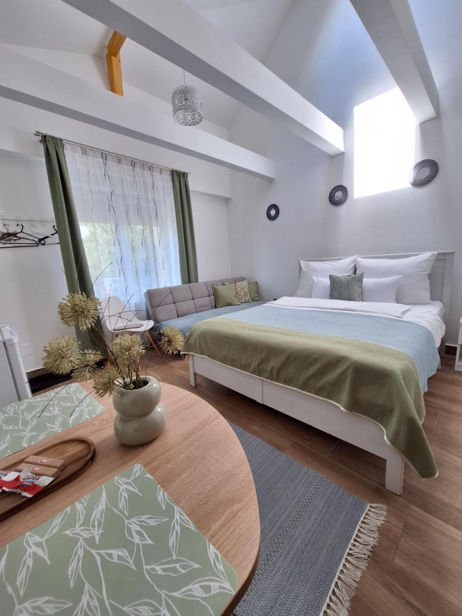 Varfal Apartman II Eger Chambre photo